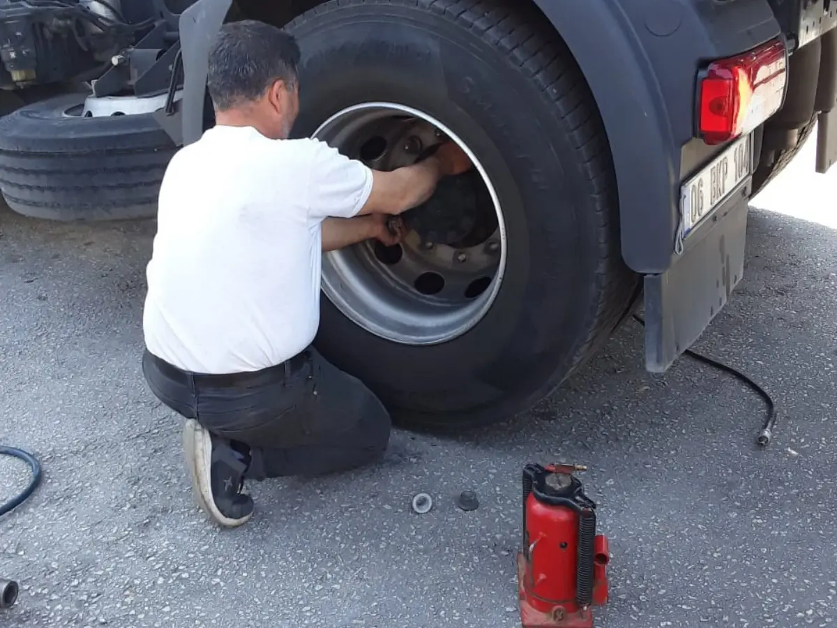 Kemaliye Oto Lastikçi